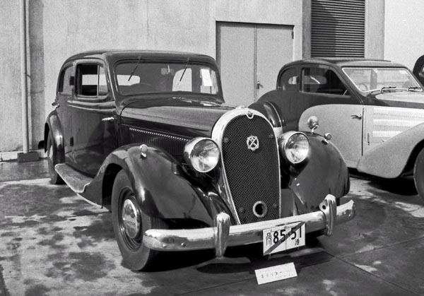 (03-2a)(136-03) 1935 Hotchkiss 615 3Litre 4dr Berline.jpg