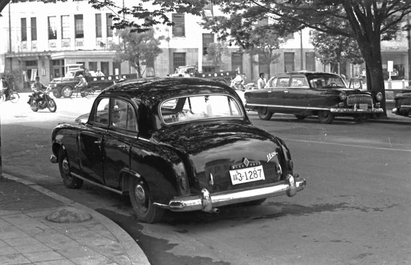(03-2b)(009-31) 1952-54 Borgward Hansa 1800 4d Limousine.jpg
