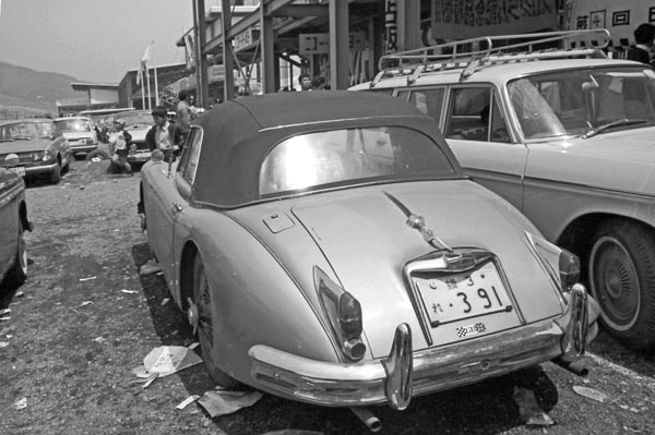 (03-2b)(177-28) 1957-61 Jaguar XK150 dhc.jpg