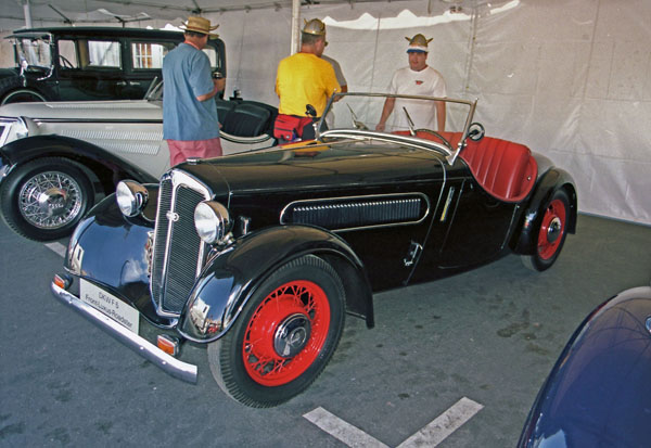 (03-2b)(99-11-13) 1936-37 DKW F-5 700 Front Luxus Cabriolet.jpg