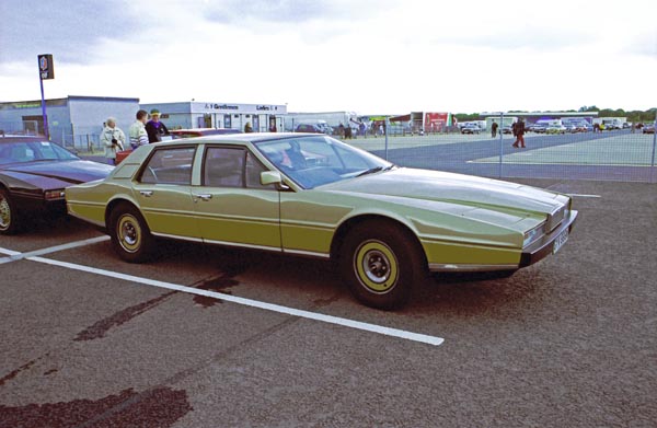 (03-2b)01-4b 00-37-09b AstonMartin-Lagonda sr.2 Saloon.jpg