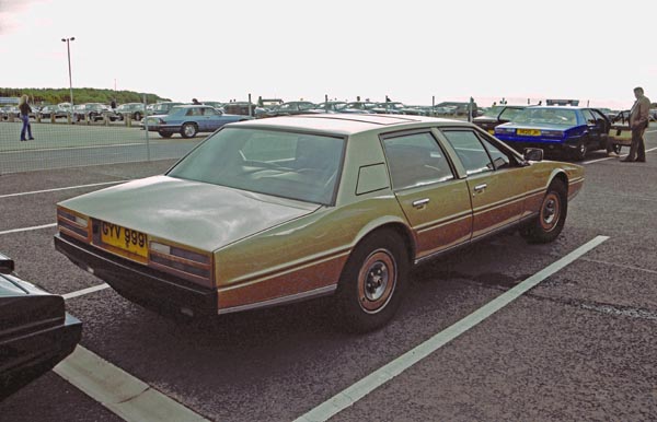 (03-2c) 1978 Aston Martin-Lagonda sr.2 Saloon.jpg