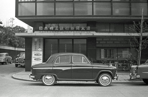 (03-3a) (013-24) 1958 Nissan-Austin A50 Cambridge Deluxe.JPG