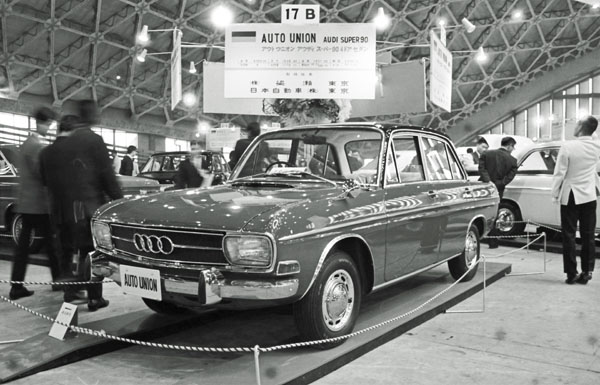 (03-3a) (192-22) 1968 Autounion Audi Super90 4dr Limousine.jpg