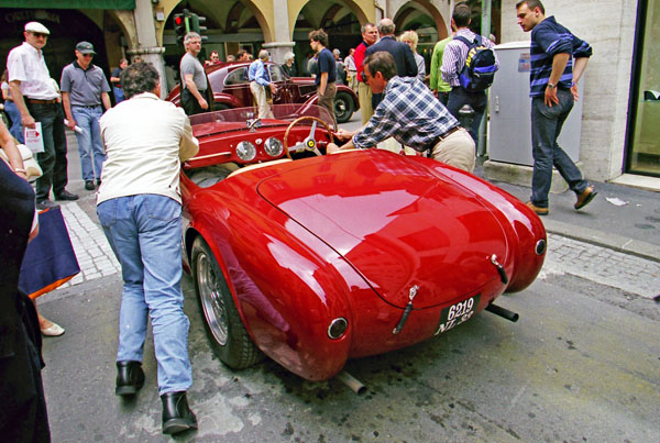 (03-3c)01-13-05) 1952 Ferrari 225 Sport Vignale Spider.jpg