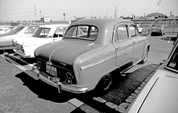 (03-3d)  (03-3d)(85-16-02) 1958 Nissan-Austin Cambridge A50 DeLuxe.jpg
