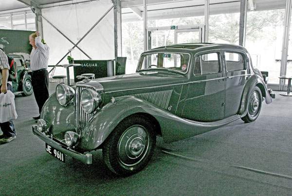 (03-4c)10-07-02_0122 1946-48 Jaguar 3½Litre Saloon.JPG