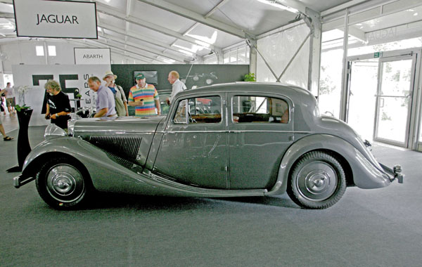 (03-4d)10-07-02_0123 1946-48 Jaguae 3½Litre Saloon.JPG