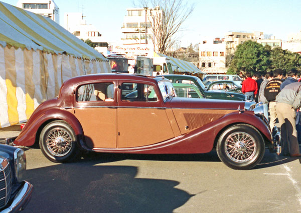 (03-5b)88-01-37 1949 Jaguar MkⅣ2.5Litre Saloon.jpg