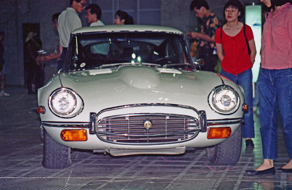 (03b-1a)90-27-31 1972-73 Jaguar E-Type Sr.Ⅲ V12 2+2 Coupe.jpg