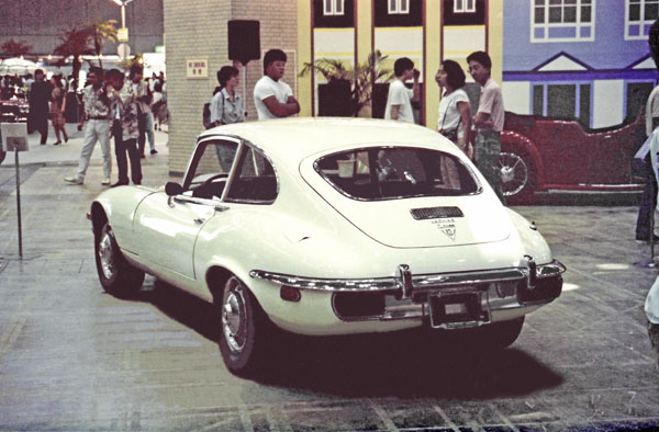 (03b-1b)90-27-32 1972-73 Jaguar E-Type Sr.Ⅲ V12 2+2 Coupe.jpg