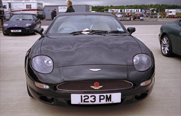 (04-1)(00-39-14) 2000 AstonMartin DB7 Coupe.jpg
