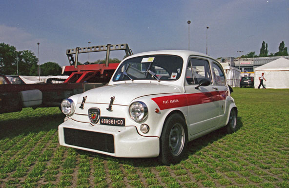 (04-2)(01-38-01) 1962-64 Fiat Abarth 850 TC.jpg