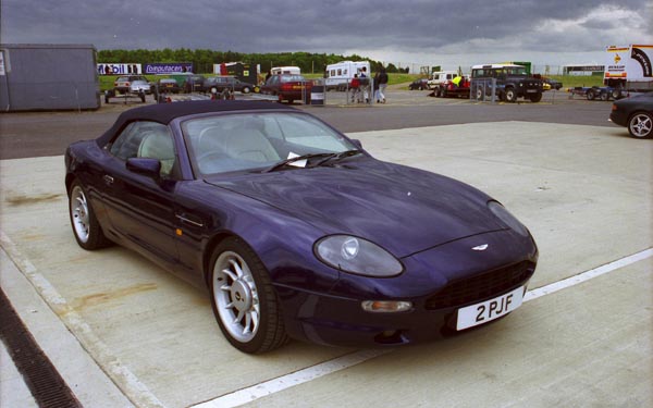 (04-2a)(00-39-19) 2000 Aston Martin DB7 Volante.jpg