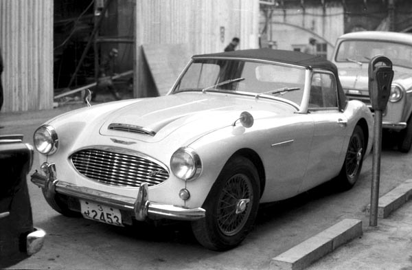 (04-2a)(044-30) 1956-59 Austin-Healey 100-Six.jpg