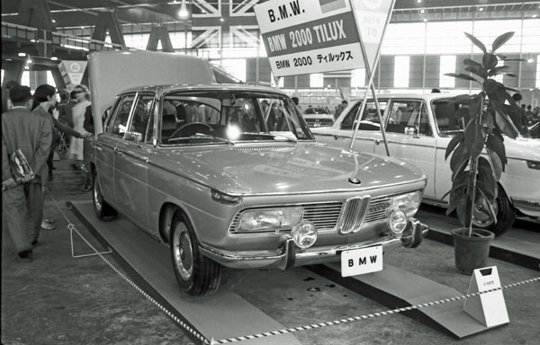 (04-2a)(217-24) 1970 MBW 2000 Tilux 4dr Limousine.jpg