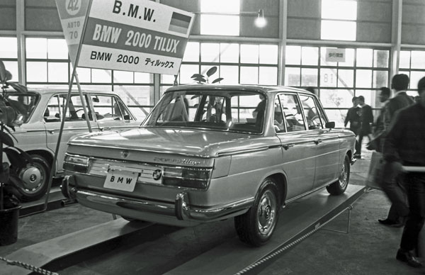 (04-2b)(217-27) 1970 BMW 2000 Tilux 4dr Limousine.jpg