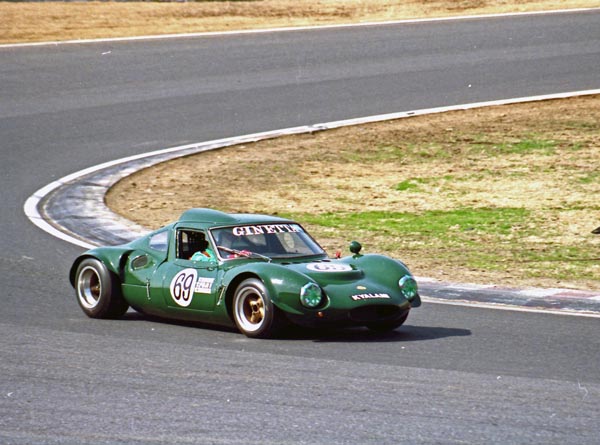 (04-6d)90-13-19 1967 Ginetta G12 Coupe.jpg