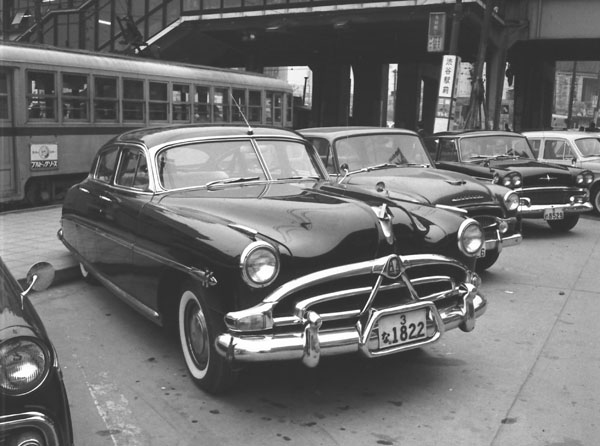 (04-7a)(095-58) 1952 Hudson Hornet 4dr Sedan.jpg