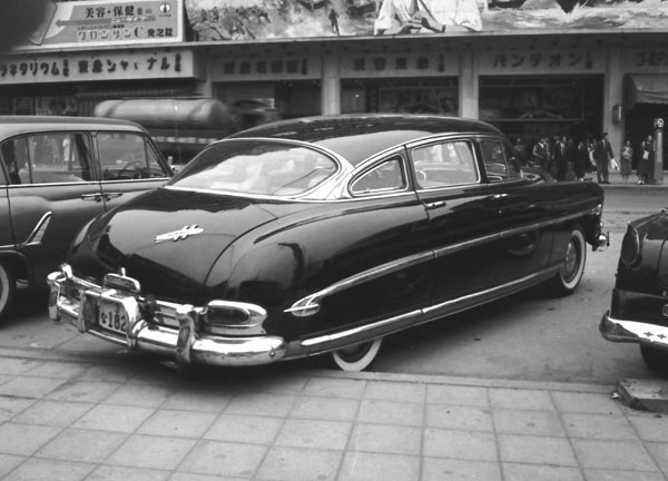 (04-7b)(095-61) 1952 Hudson Hornet 4dr Sedan.jpg