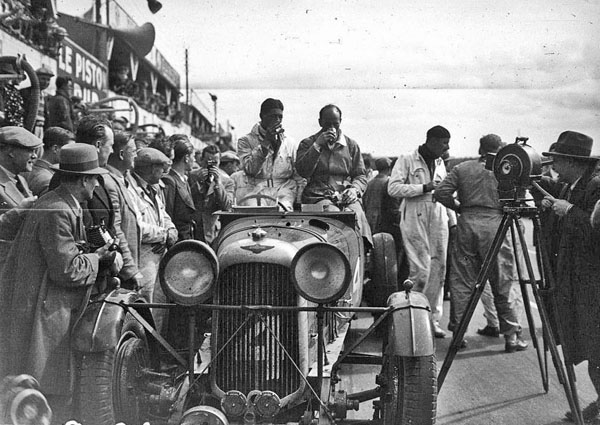 (05-0)1935 Lagonda M45 Rapide  ルマン優勝車1024px-Hindmarsh_and_Fontés_at_the_at_the_1935_24_Hours_of_Le_Mans_(2).jpg