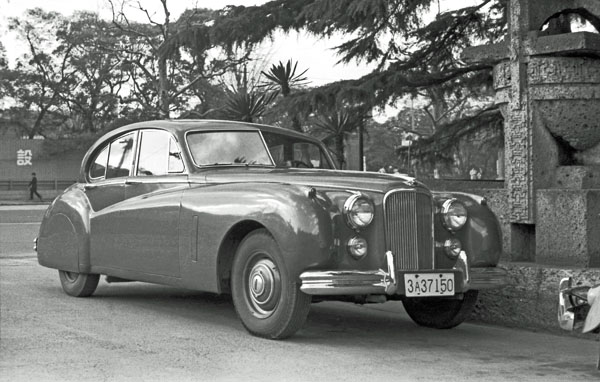 (05-1a)024-11 1950-54 Jaguar Mk7 Saloon.jpg