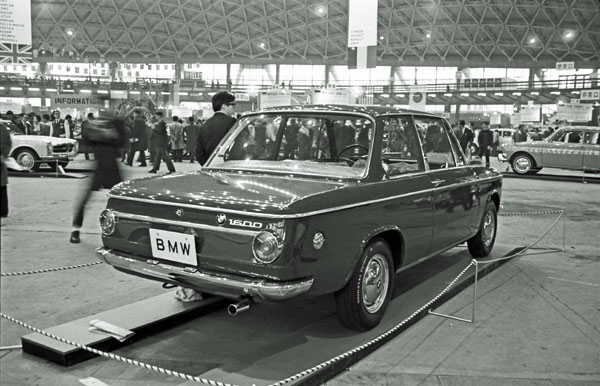 (05-1b)(194-31) 1968 BMW 1600 2dr Linousine.jpg