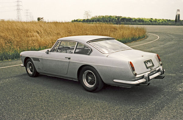 (05-1b)(80-11-01) 1960 Ferrari 250 GTE 2+2 Pininfarina Coupe.jpg