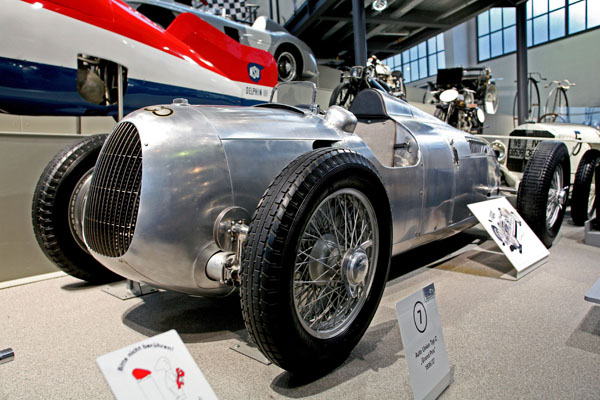 (05-1j)08-01-16_3282 1936-37 Auto Union typeC GrandPrix.JPG