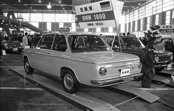 (05-2b)(217-37E) 1970 BMW 1600 2dr Limousine.jpg