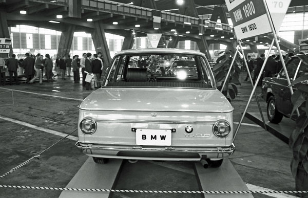 (05-2c)(218-01) 1970 BMW 1600 2dr Limousine.jpg