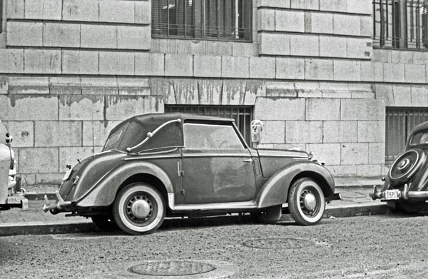 (05-2d)(032-34) 1947 Hillman Minx Mk1 Drophead Coupe.jpg