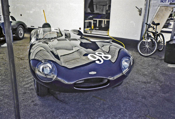 (05-3a)(95-01-32) 1955 Jaguar D-type.jpg