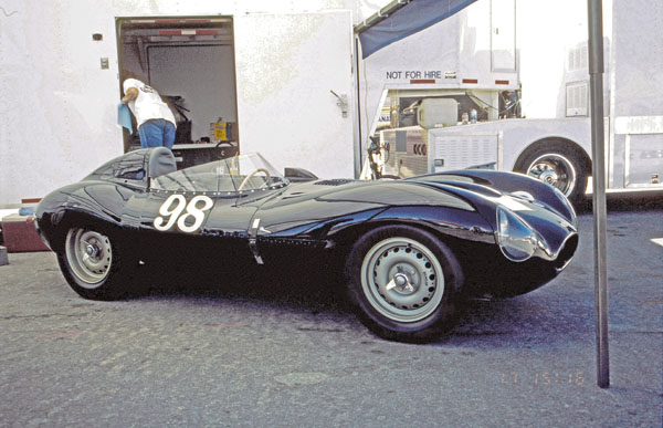 (05-3b)(95-31-23) 1955 Jaguar D-type.jpg