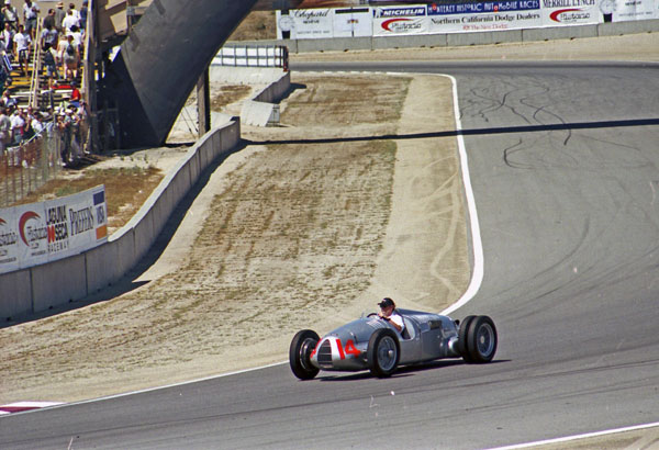 (05-3f)(99-24-12) 1937-39 Auto Union V-16 Mountain Climb Car.jpg