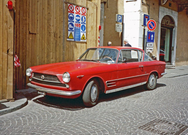 (05-5a)(97-49-01) 1965-68 Fiat 2300S Coupe.jpg