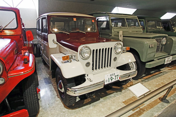 (05-5c)17-10-11_1602 1977 Mitsubishi Jeep J34 Station Wagon.JPG