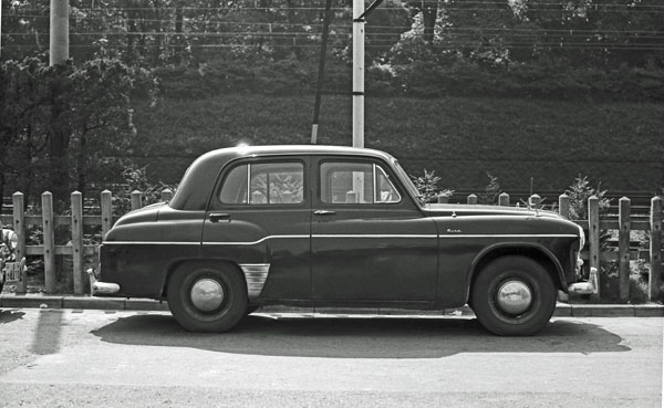 (05-8b)(162-04) 1956 Hillman Minx MkⅧA 4dr Saloon.jpg