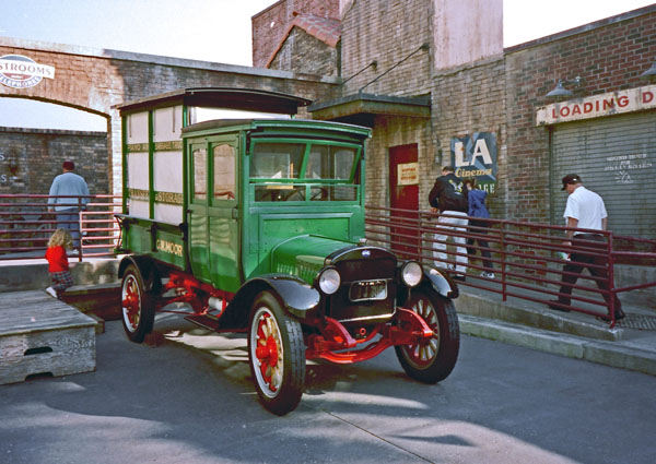 (06-1a)(98-F08-06) 1920頃 GMC Truck.jpg