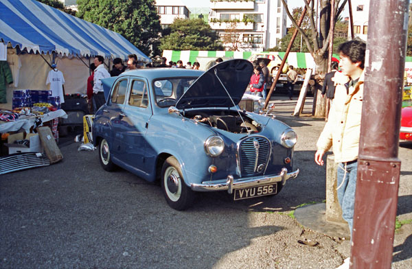 (06-1a)89-03-08 1956-59 Austin A35 4dr Saloon.jpg