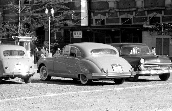 (06-1b)(042-19) 1956 Jaguar MkⅧ Saloon.jpg
