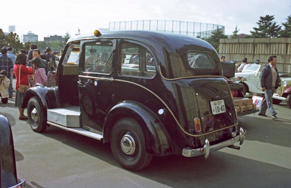 (06-1b)(82-04-35) 1954-69 Beardmore MarkⅦ(London Taxi Cab).jpg
