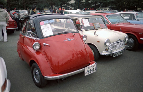 (06-2a)(85-04-35) 1960 BMW Isetta 250.jpg