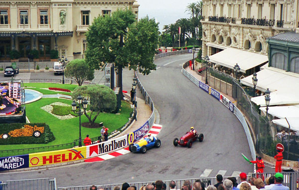 (06-2e)00-13-20) #7 1948 Ferrari 166 FL #11 1937 Maserati 6CM.jpg