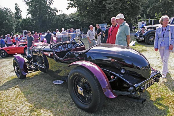 (06-4c)(04-15-25) 1932 Bentley 8Litre Tourer by Corsica(#YX5121).jpg