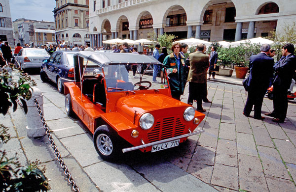 (07-10ab) (94-07-05) 1963-66 Mini Moke.jpg