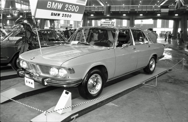 (07-1a)(217-16) 1970 BMW 2500 4dr Limousine.jpg