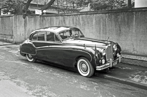 (07-1b)(057-11) 1958-61 Jaguar MkⅨ 4dr Saloon.jpg