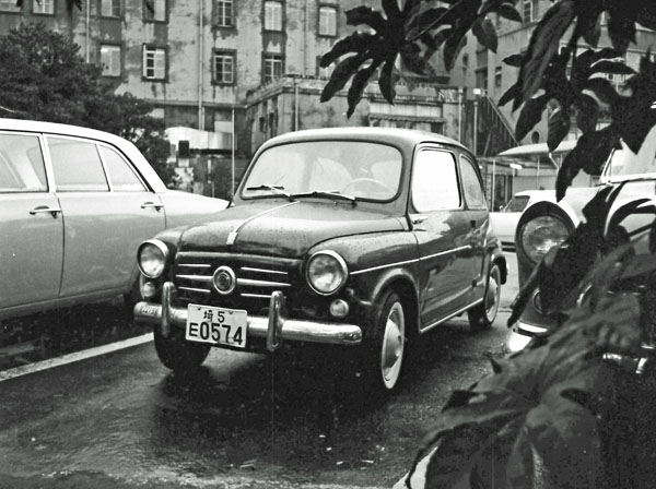 (07-1b)(100a-23) 1957 Fiat 600(前期型） Berlina.jpg