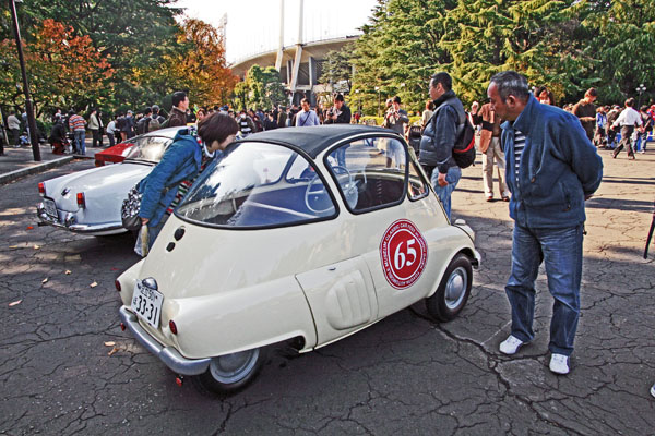 (07-1d)10-11-27_300 1955 Iso Isetta.JPG